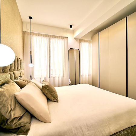 Апартаменты Picasso Golden House Next To Duomo Милан Экстерьер фото