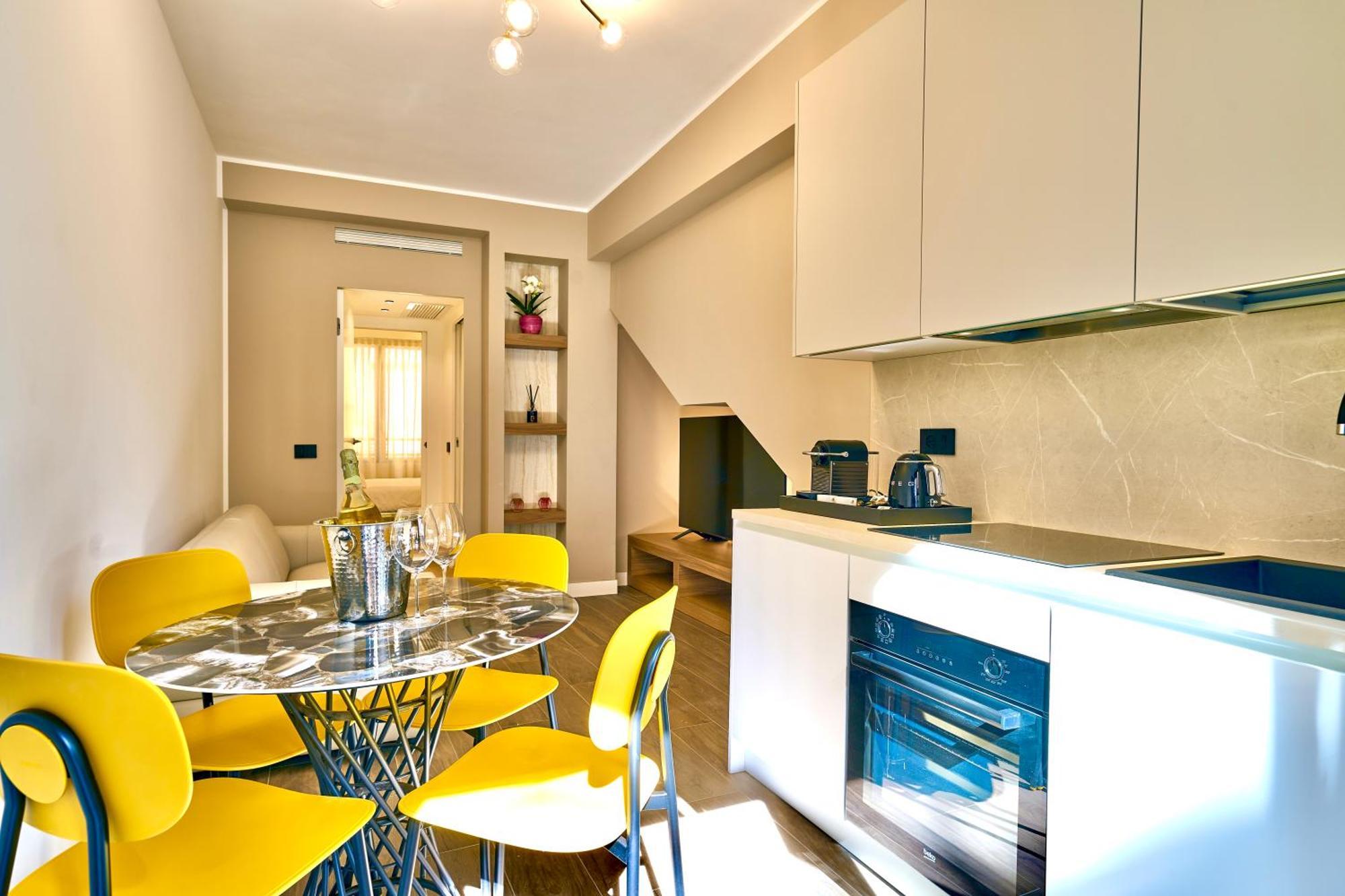 Апартаменты Picasso Golden House Next To Duomo Милан Экстерьер фото